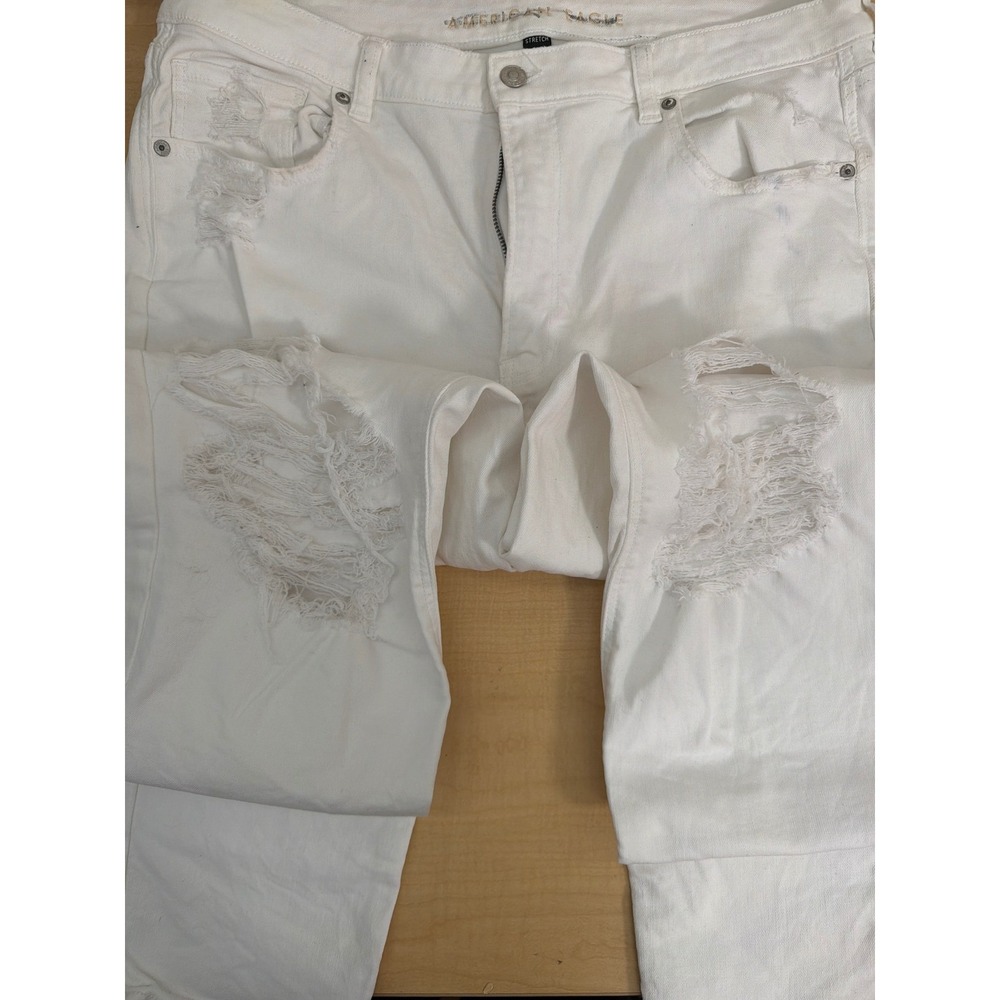 American Eagle White Distressed Stretch Denim Jeans Heavy ShreddedKnee Inseam 27